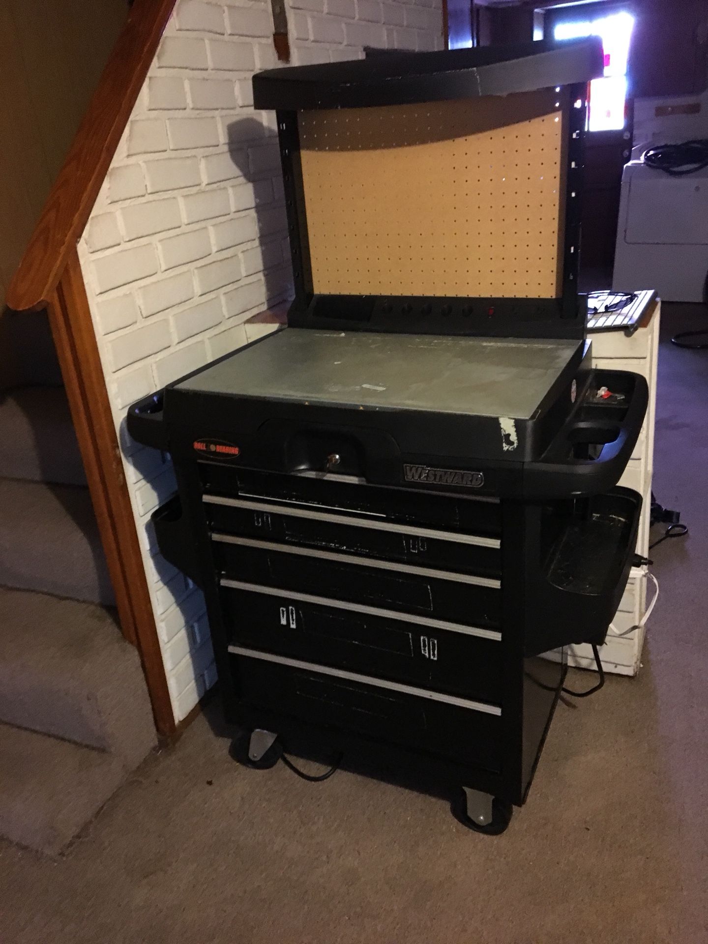 Grainger Rolling tool cabinet