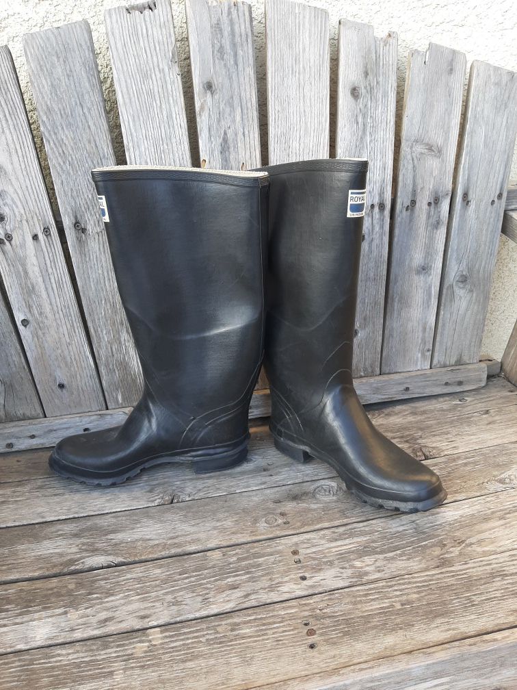 New Rain boots size 8 - 8.5 mens