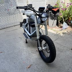 Cake Osa Electric Moped – Unique & Ready to Ride
