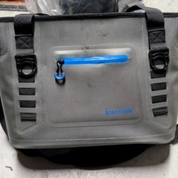 Ice Creek Heavy Insulated 30 Quart Cooler Tall And Wide