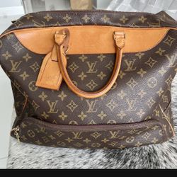 Louis Vuitton Travels Bag 