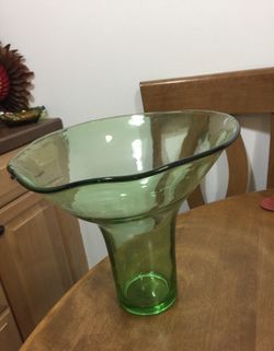 Mid century vintage fan style large depression green vase