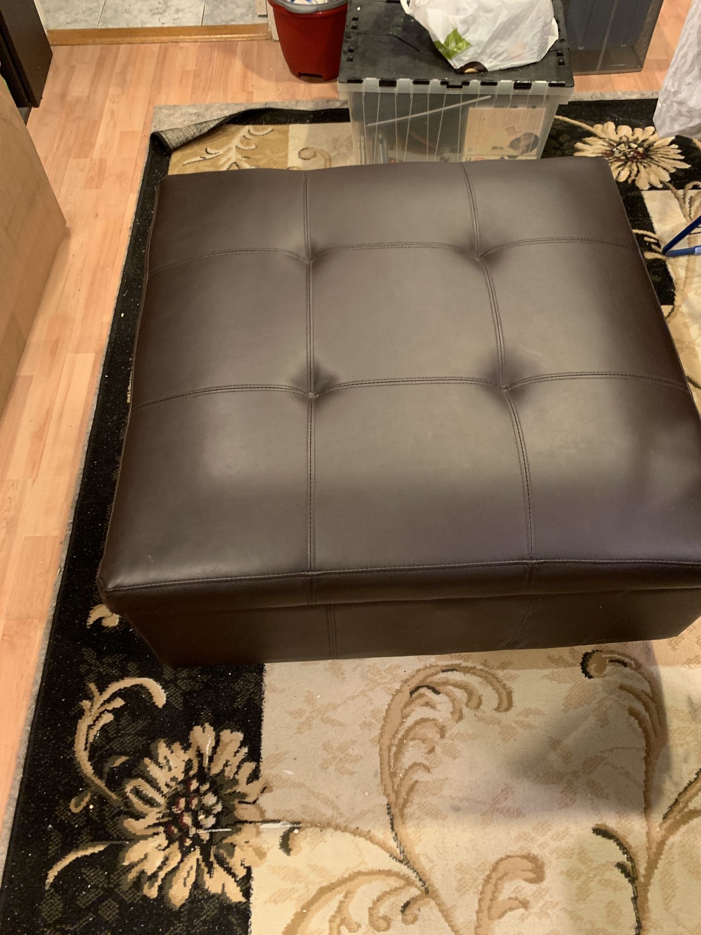 Storage ottoman