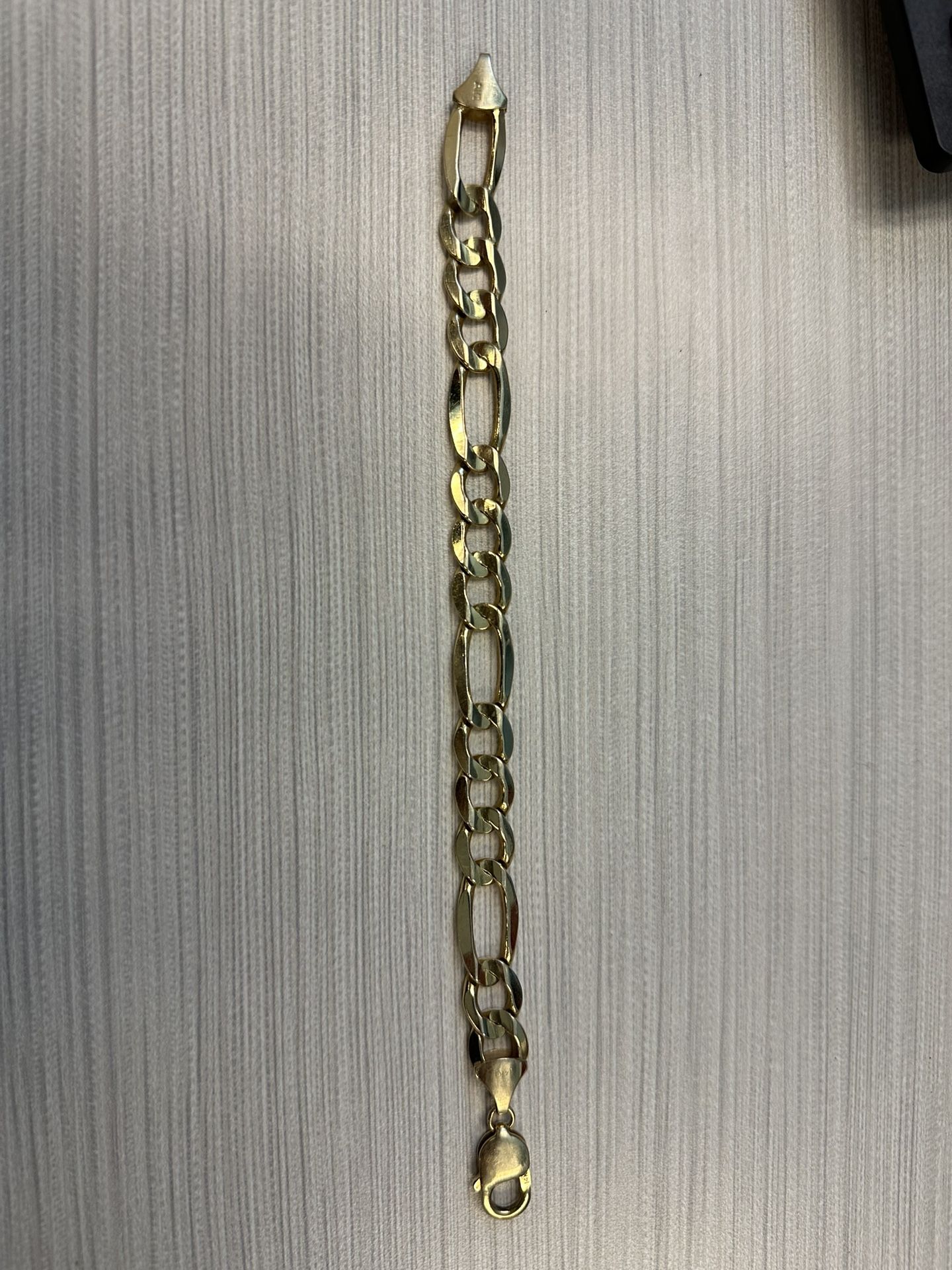 14k Gold Figaro bracelet