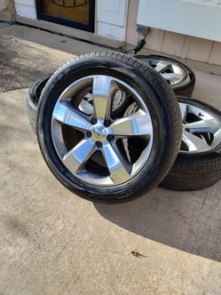 RIMS WHEEL JEEP GRAND CHEROKEE 265/50/20 BOLT PATTERN 5X127 LITTLE MINOR SCRATCHES