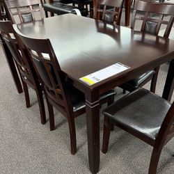 Bonito Comedor De Madera Nuevo En Su Caja 