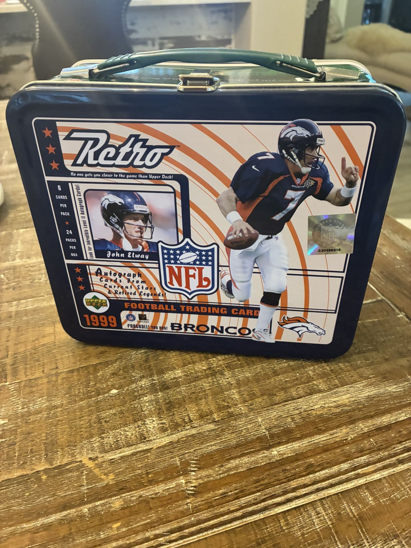 Upper Deck Retro 1999 NFL Tin Metal Lunch Box