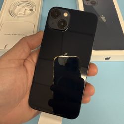 Brand New iPhone 13 With 1 Year Apple Warranty 128gb Unlocked ( Liberado)