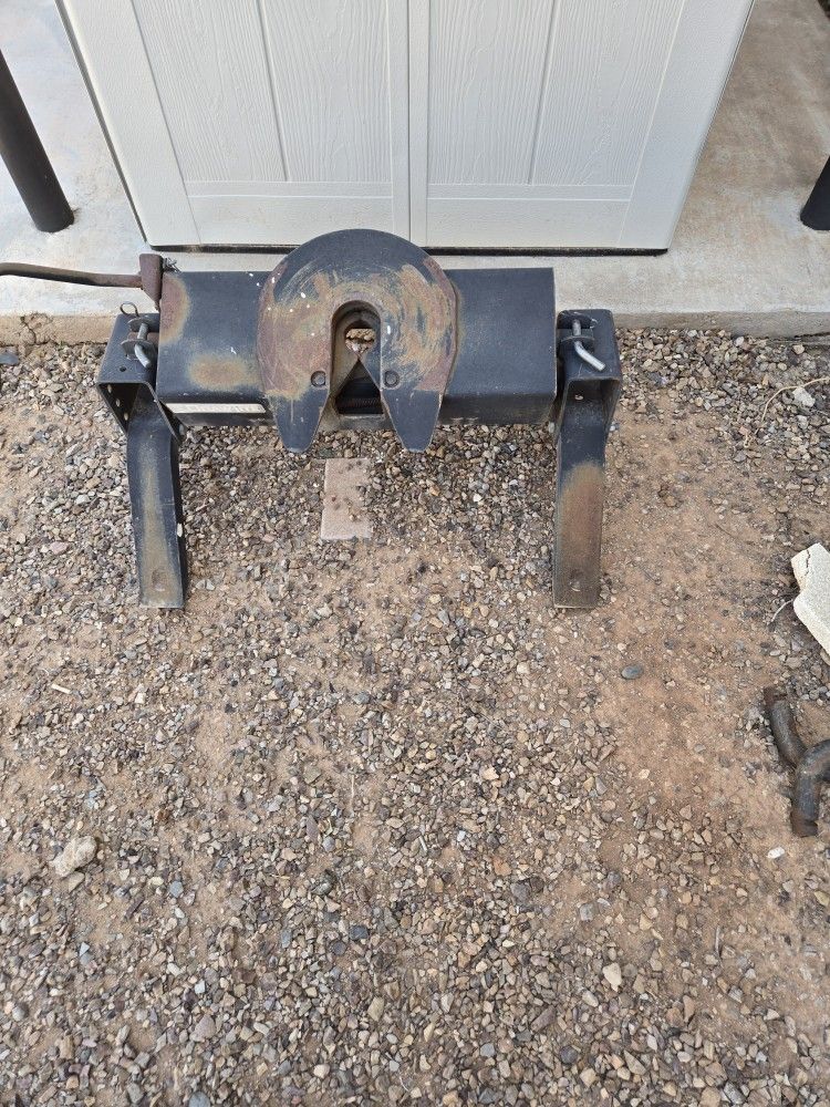 Fifth Wheel Trailer Hitch Draw-Tite 6000