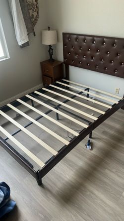 Queen bed frame and 2 night stand  2 table lamp