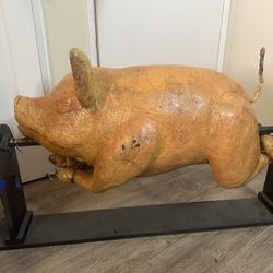 Prop Rotating Pig