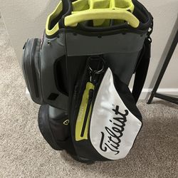 Titleist Stadry 15 Club Pocket Golf Bag In Very Good Condition 