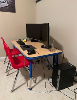 Table & Chairs
