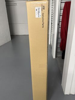 Hyndae Roof Rack FOR 2022 THRU 2026 TUCSON NEW IN BOX $100. Color Gray