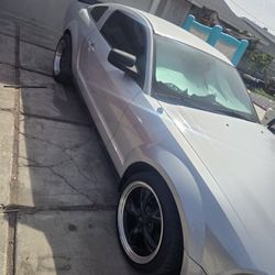 Mustang 2006