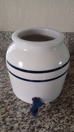 Water dispenser ceramic