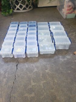 Small storage containers with lids - see details below
