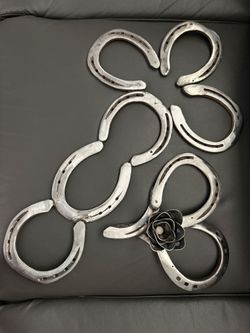 Custom Horse Shoe Art