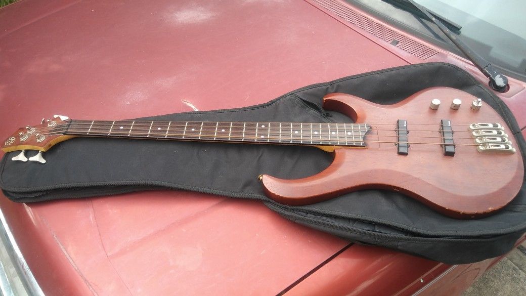 Ibanez 4 string bass