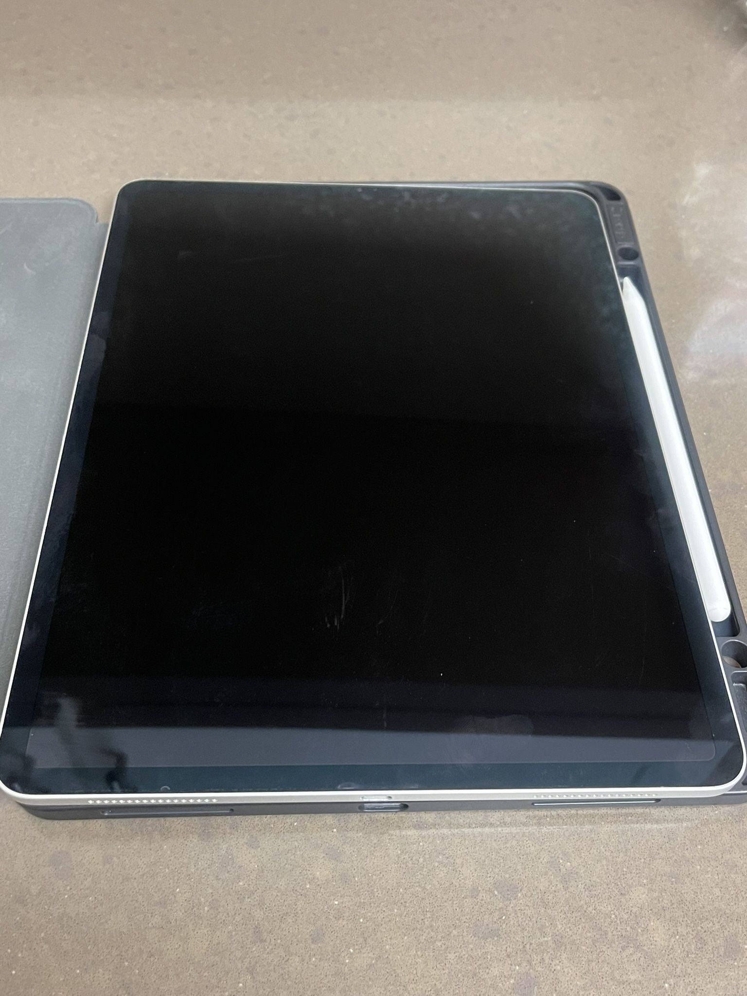 iPad Pro 12.9” (3rd Gen) + Apple Pencil (2nd Gen – Bundle)