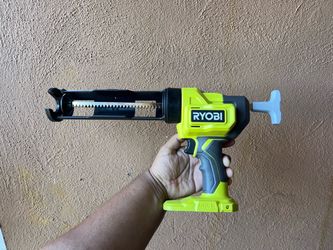 Ryobi ONE+ 18V Cordless 10 oz. Caulk & Adhesive Gun (Tool Only)