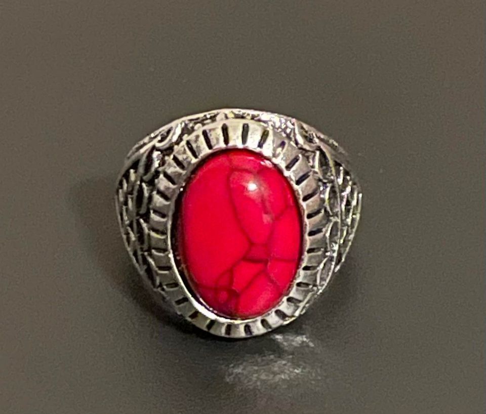 Beautiful red and silver rhinestone women’s ring