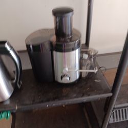 JUICE MAKER 