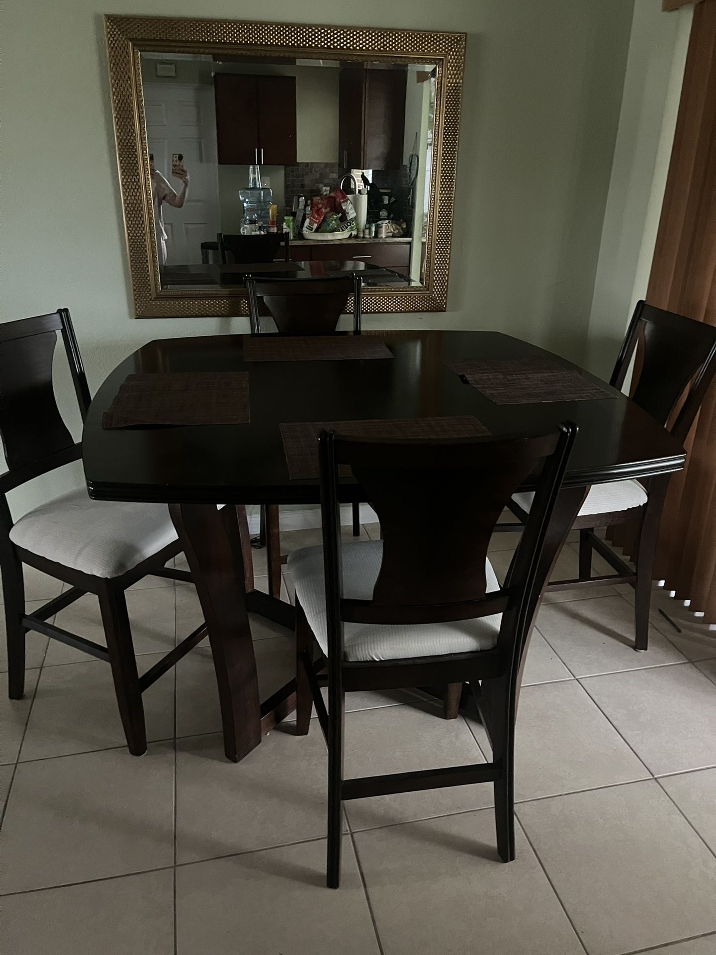 Table & 4 Chairs