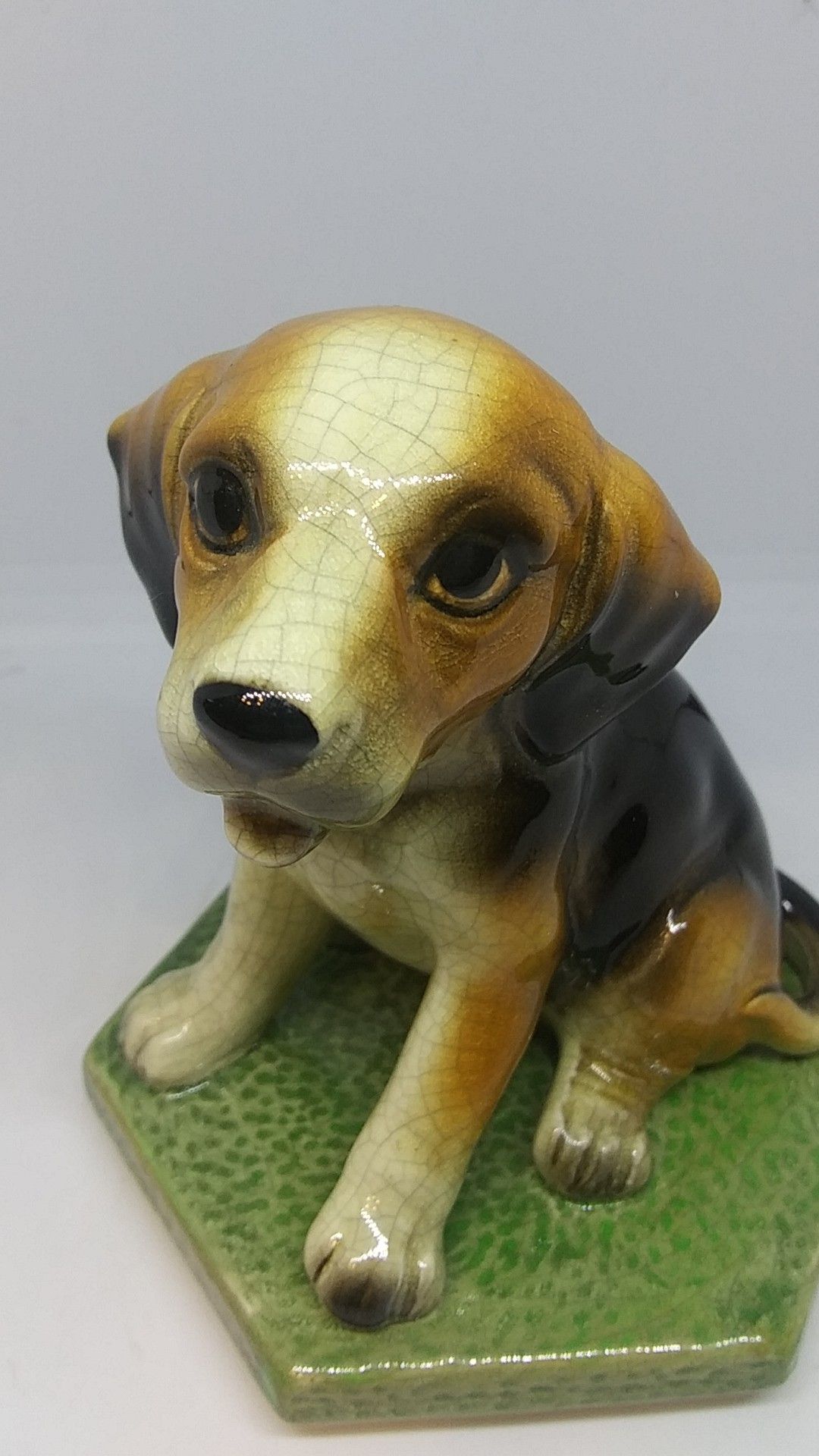 VINTAGE BEAGLE DOG PORCELAIN