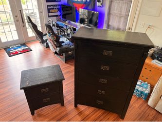 Dresser set