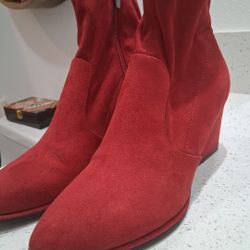 Marc Fisher 7.5  Red Suede Booties 