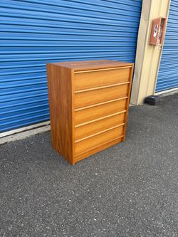Mid Century Modern Danish Teak 5 Drawer Dresser By Jesper 