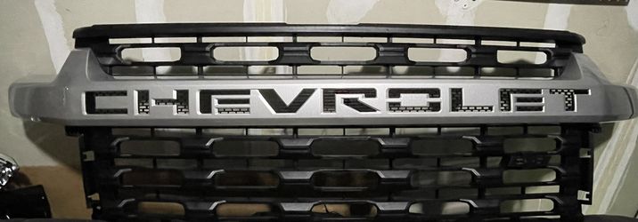 Tahoe/silverado grille