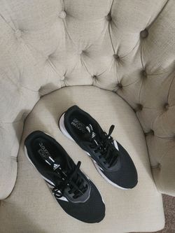Adidas Cloudfoam Comfort Black/White Sneakers - Size 10.5