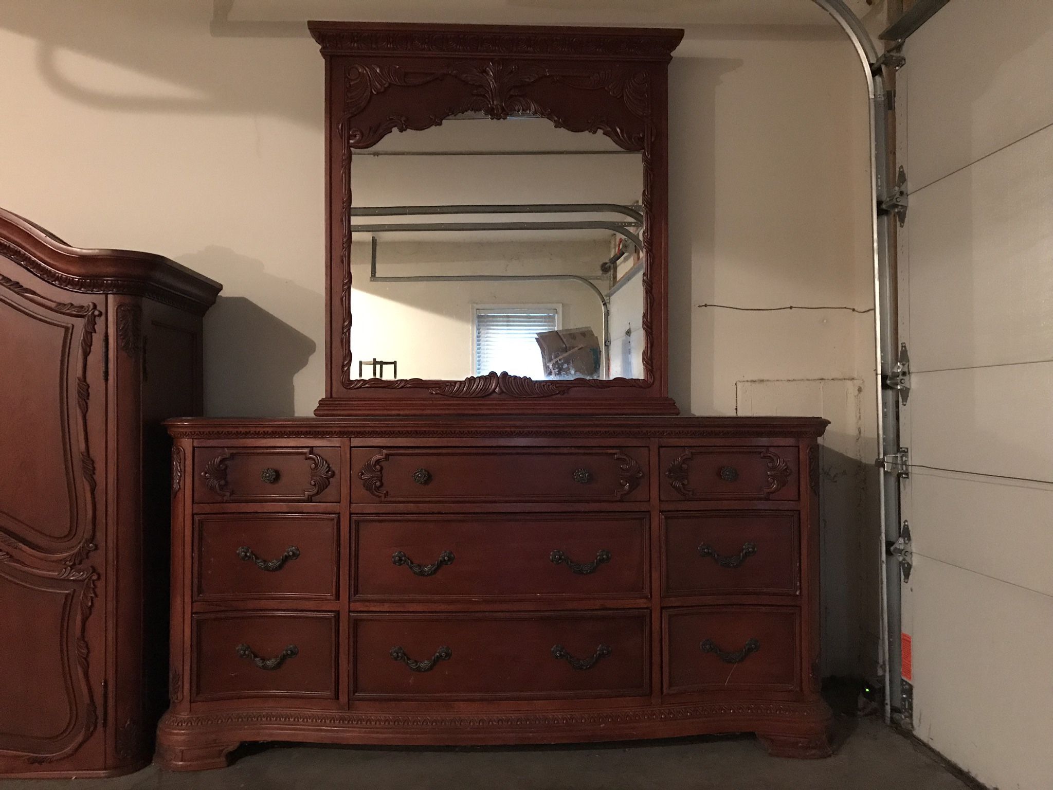 Drawers With Mirror