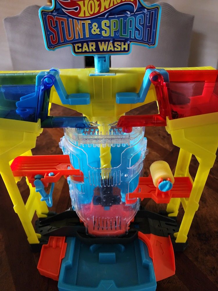 Hot Wheels Car Wash Toy