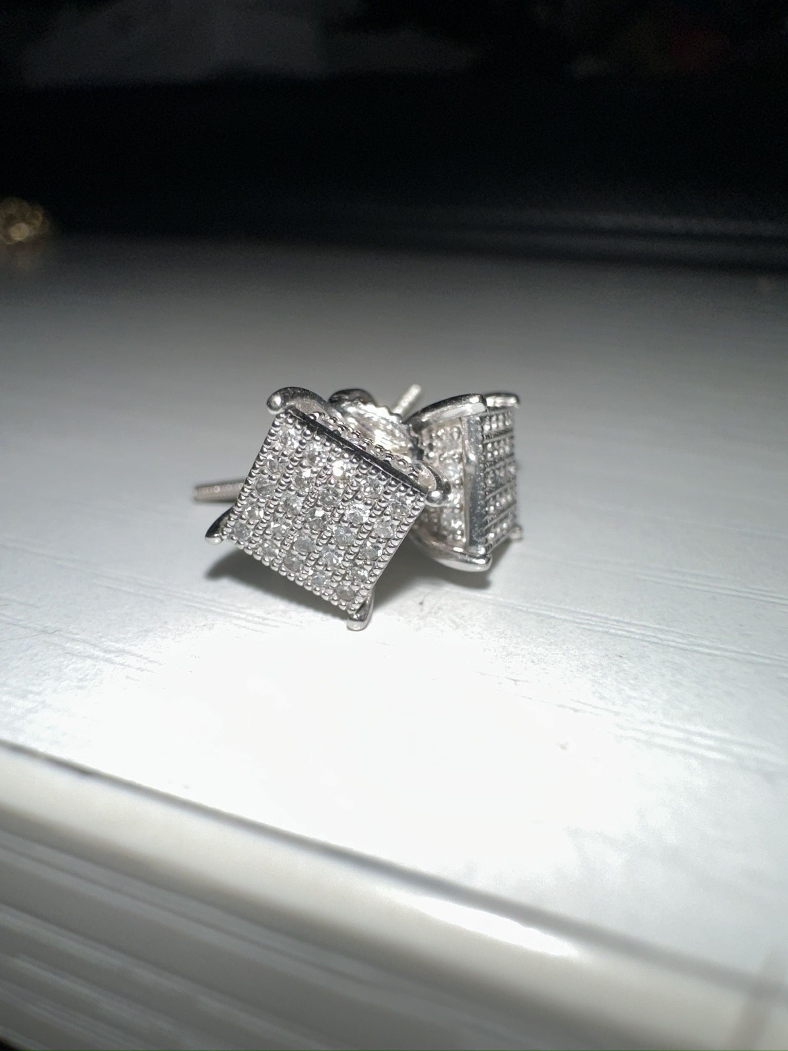 Diamond Cut 10k White Gold Earrings (used)