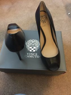 Vince camuto size 9.5