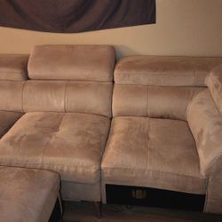 3 Piece Sectional Couch With Adjustable Headrests