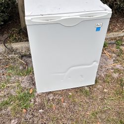 Refrigerator For Parts Only 