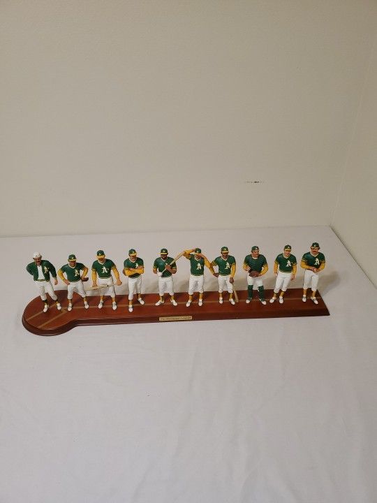 VINTAGE 1973 Oakland A’s Team Figurine Cooperstown Collection.