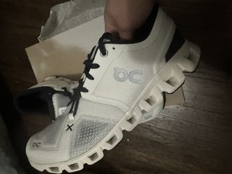 Brand New Women Size 9 On cloud