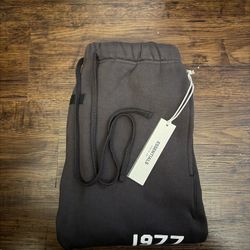 1977 Essential Sweatpants
