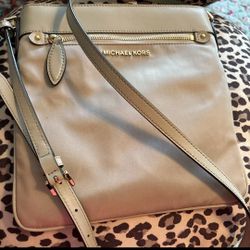 Michael Kors Lightweight CONNIE LARGE Crossbody Nylon w/ Leather Trim Cement Brand New