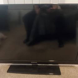 40 Inch Samsung TV