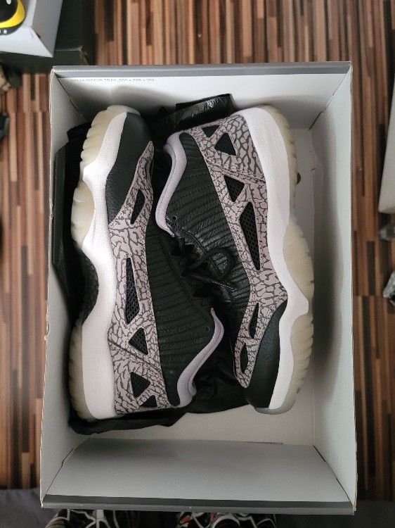 Jordan 11 Low EI Sz Sz 10 $150 EACH!