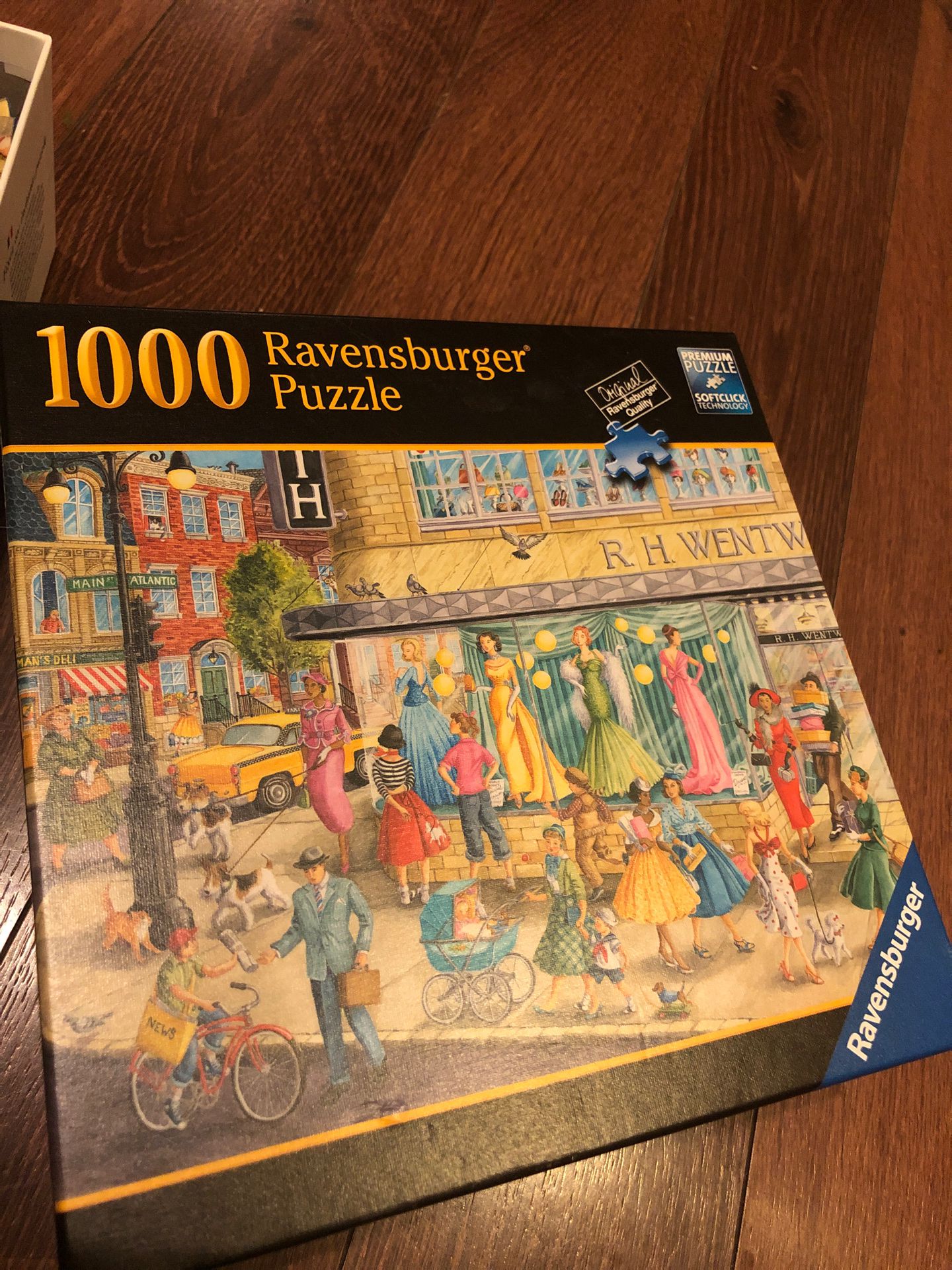 Ravensburger puzzle - window shoppers - 1000 pieces - like new
