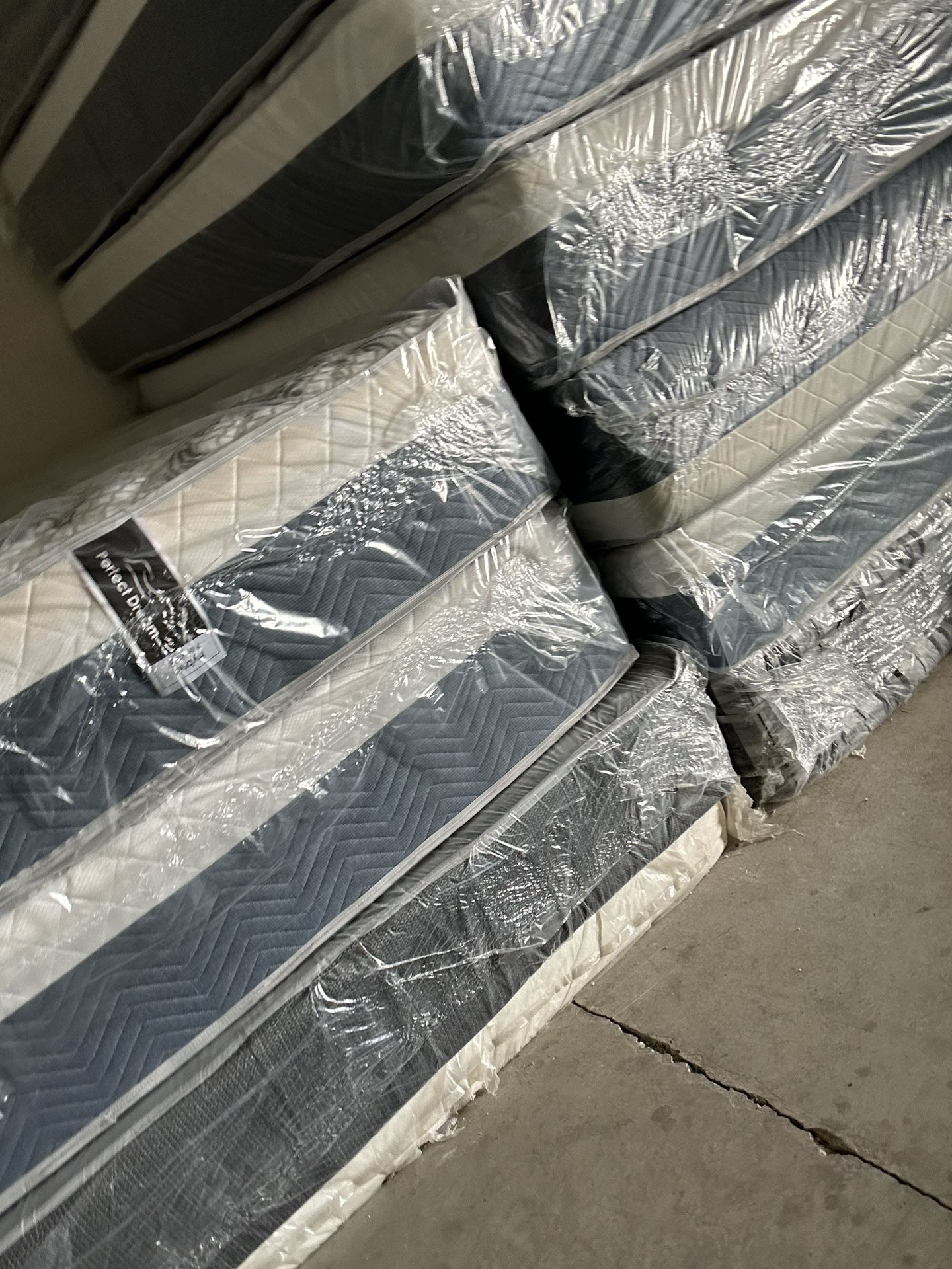 Queen Size Mattress With Delivery 