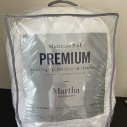 Mattress pad queen bed $20