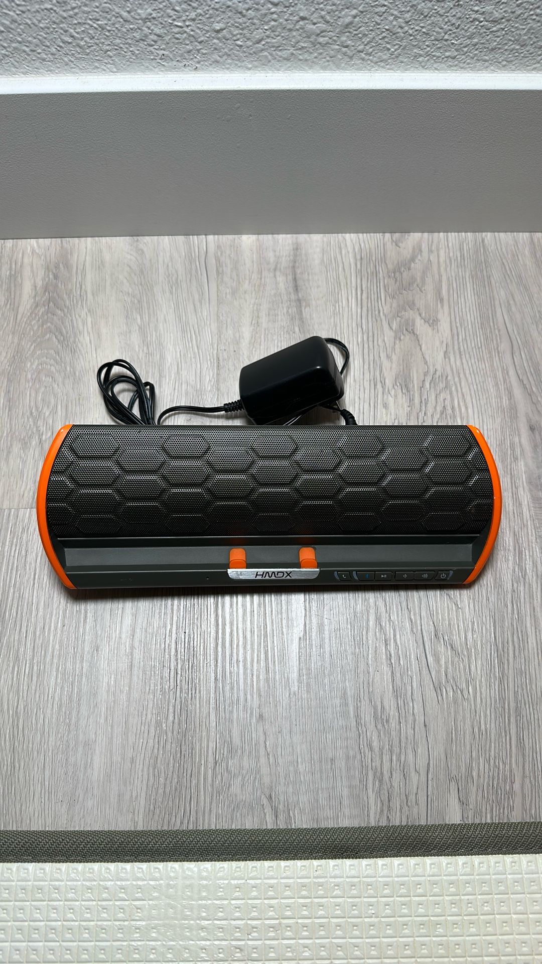 HMDX Jam Stream HX-P420 Bluetooth Speaker Audio USB Aux Wireless